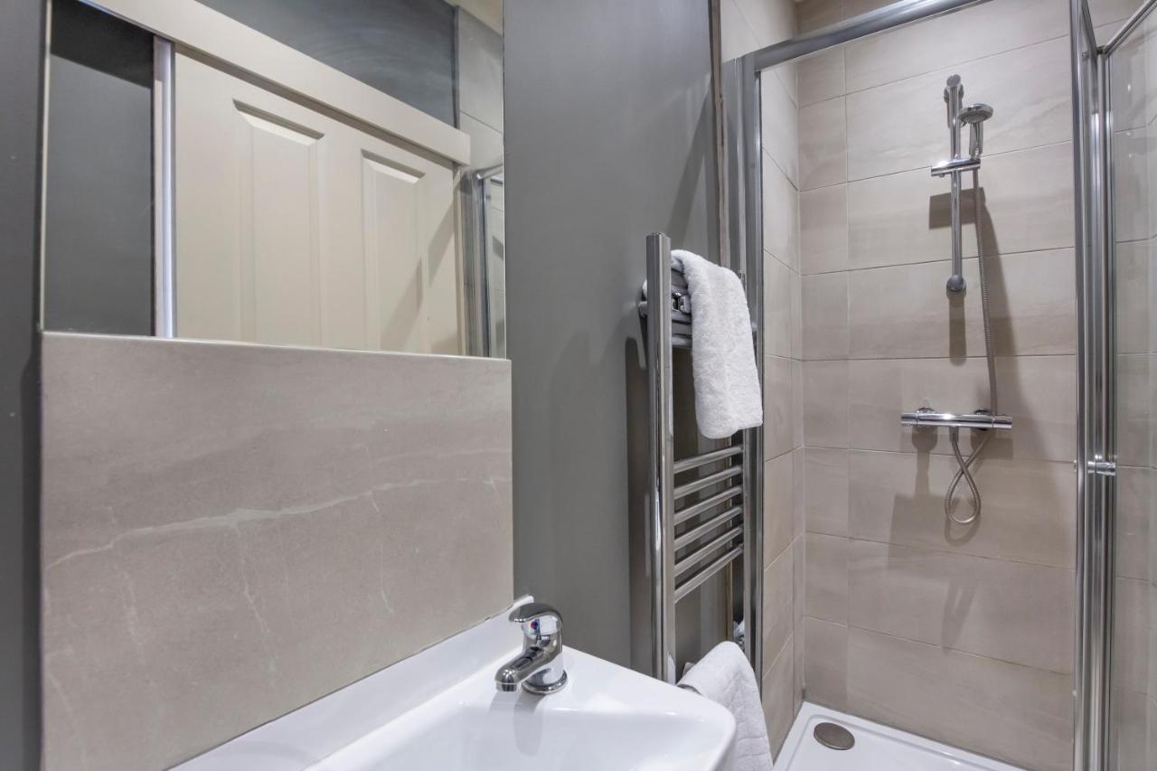 Patrick'S Pool- 4 Bedroom,4 Bathroom, Most Central Luxury Townhouse! Йорк Екстер'єр фото