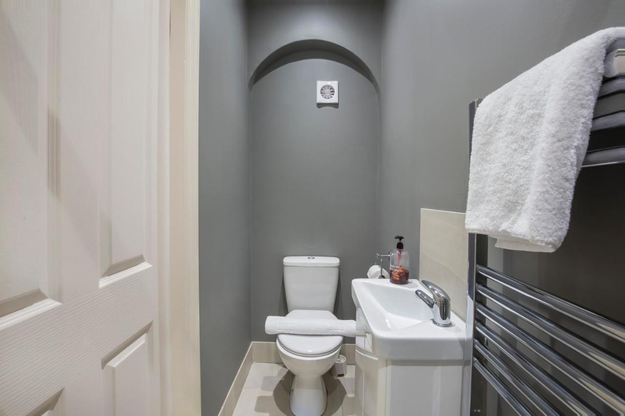 Patrick'S Pool- 4 Bedroom,4 Bathroom, Most Central Luxury Townhouse! Йорк Екстер'єр фото