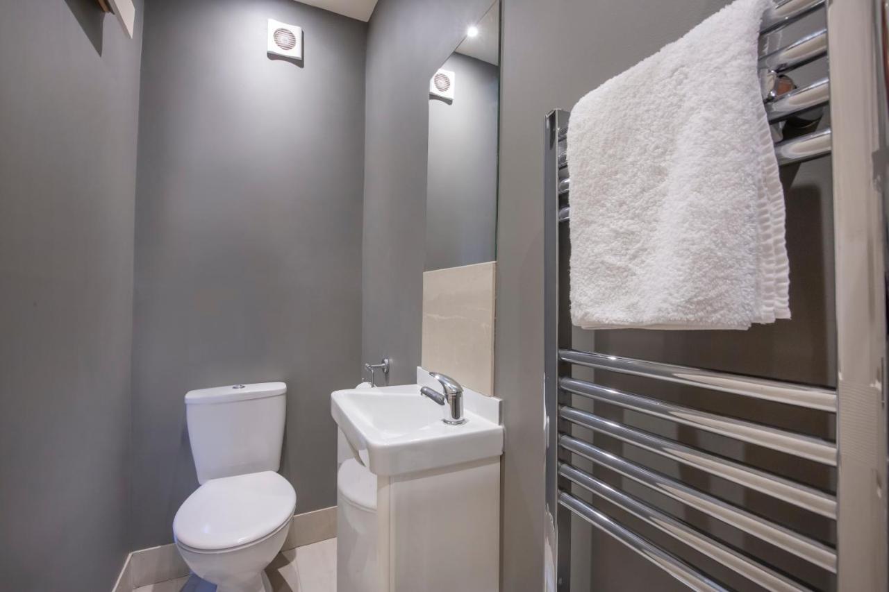 Patrick'S Pool- 4 Bedroom,4 Bathroom, Most Central Luxury Townhouse! Йорк Екстер'єр фото